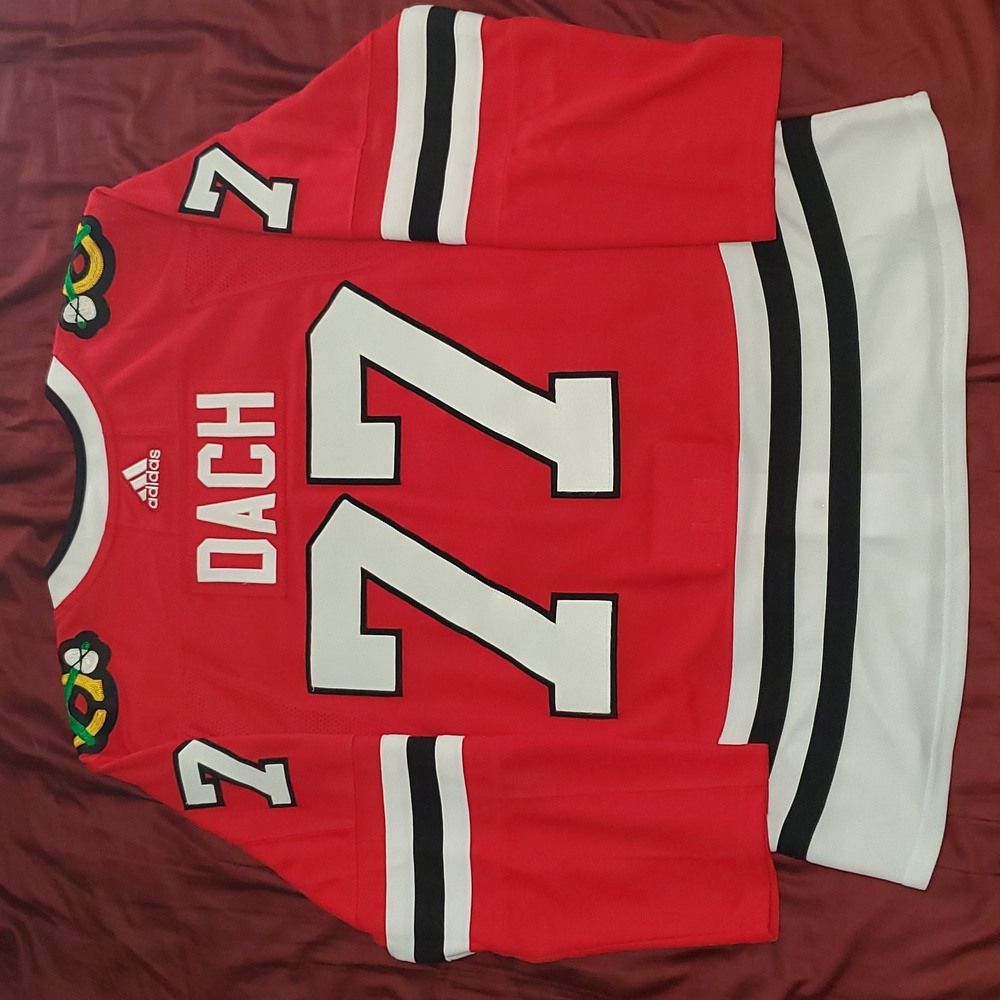 Chicago Blackhawks Kirby Dach Home Red Adidas Authentic Jersey Size 50 - Picture 2 of 8